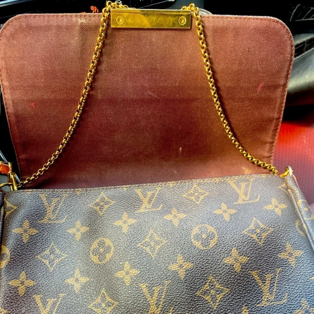 Brown and Gold Chain Shoulder Bag - Picture 6 of 11